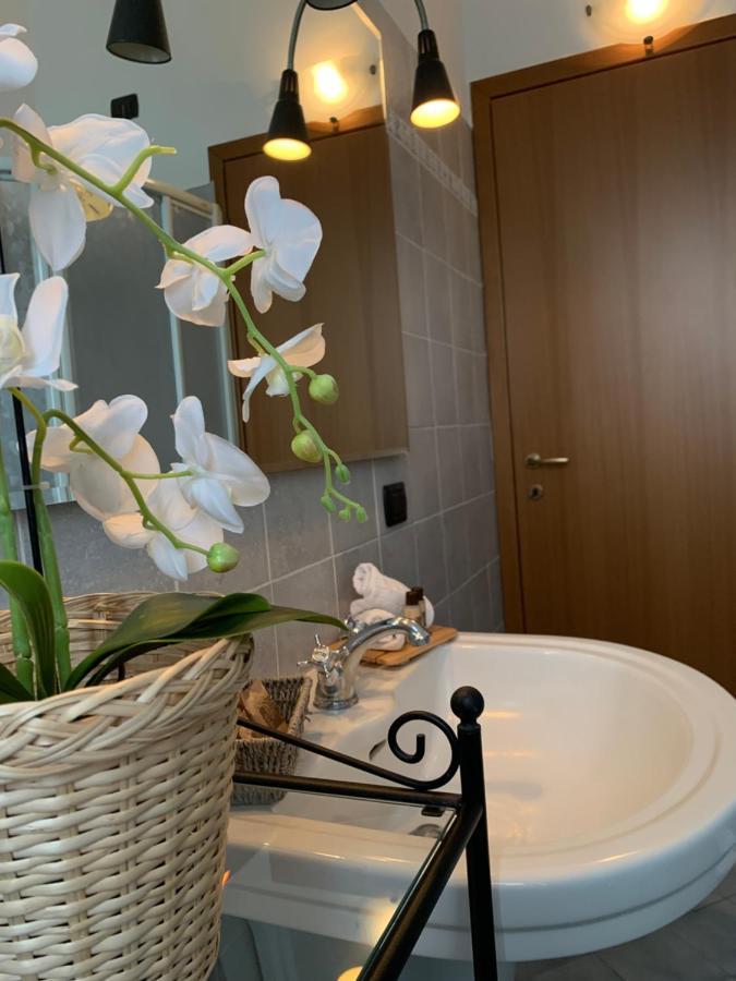 La Corte Di Silvia Malpensa Bed & Breakfast Cardano Al Campo Bagian luar foto